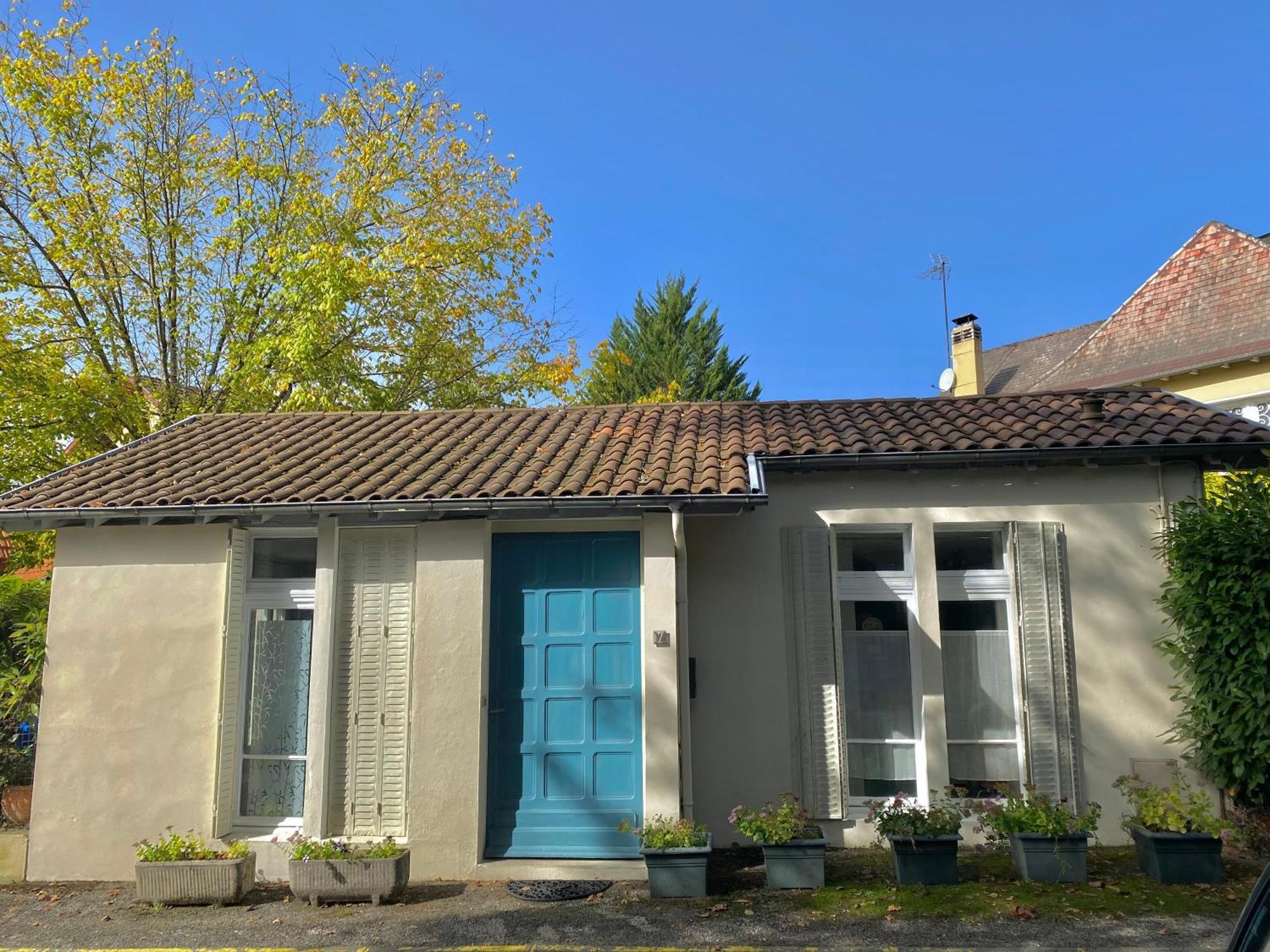 Agreable Petit Gite Avec Piscine Et Jardinet 萨利-德贝阿恩 外观 照片